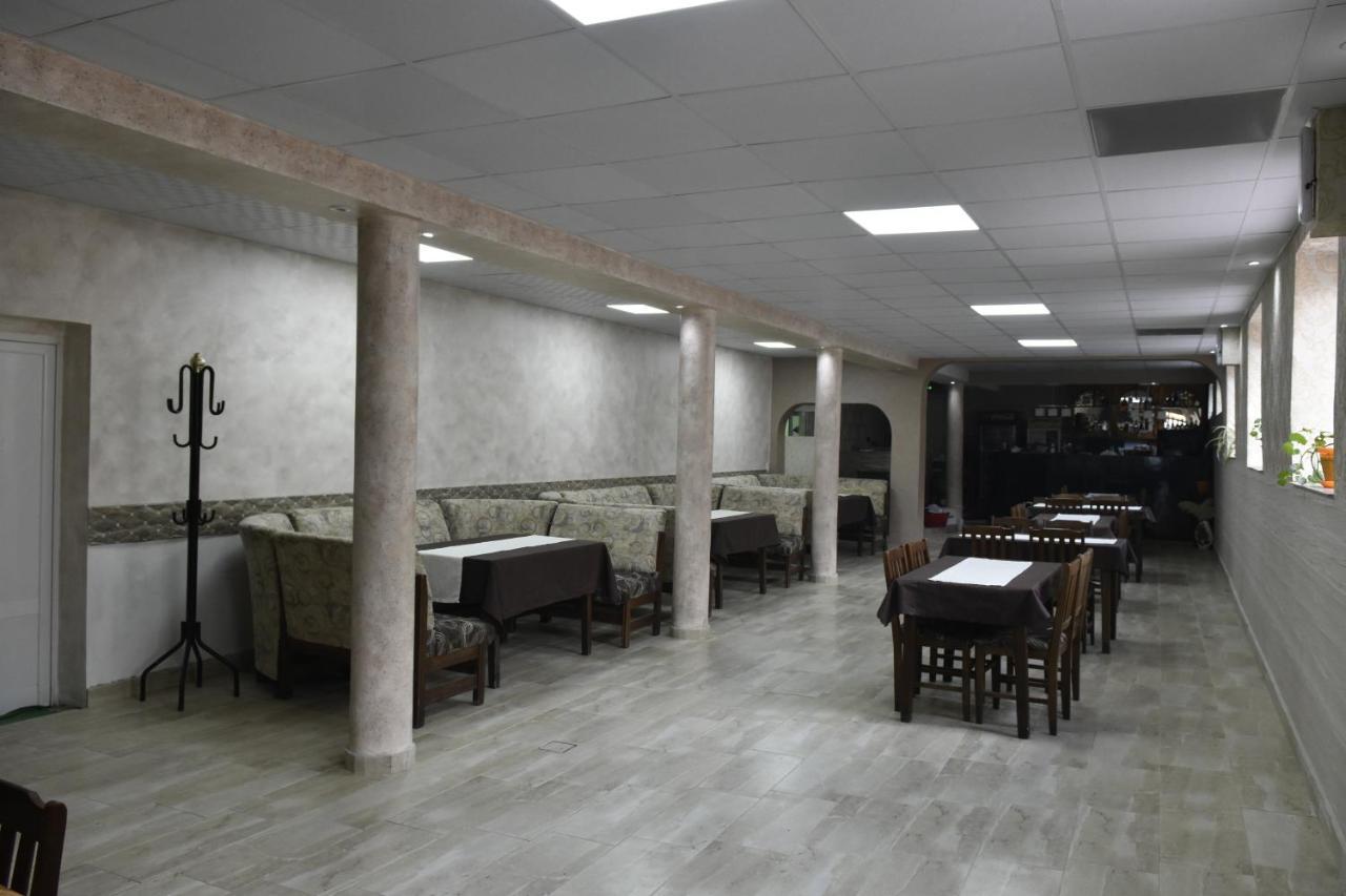 Suhin Dol Hotel Belimel Esterno foto